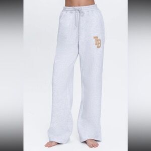 THE BAR  Arlo Wide Leg Sweatpants light heather grey, “TB” Terry logo. Size L.